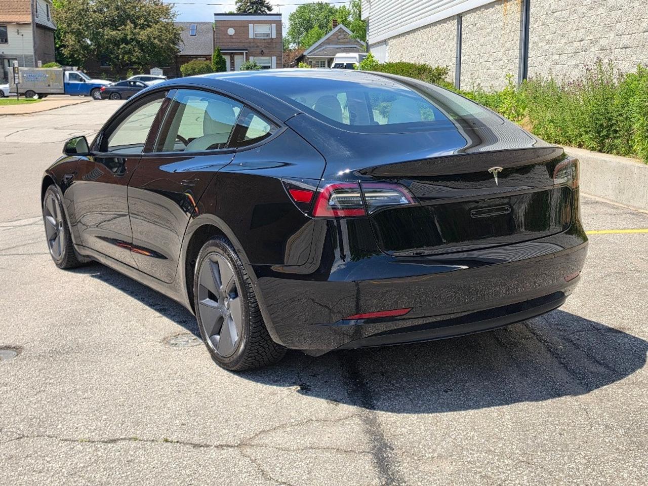 2022 Tesla Model 3 STANDARD RANGE PLUS-WHITE INTERIOR-LFP BATTERY-CERTIFIED Photo
