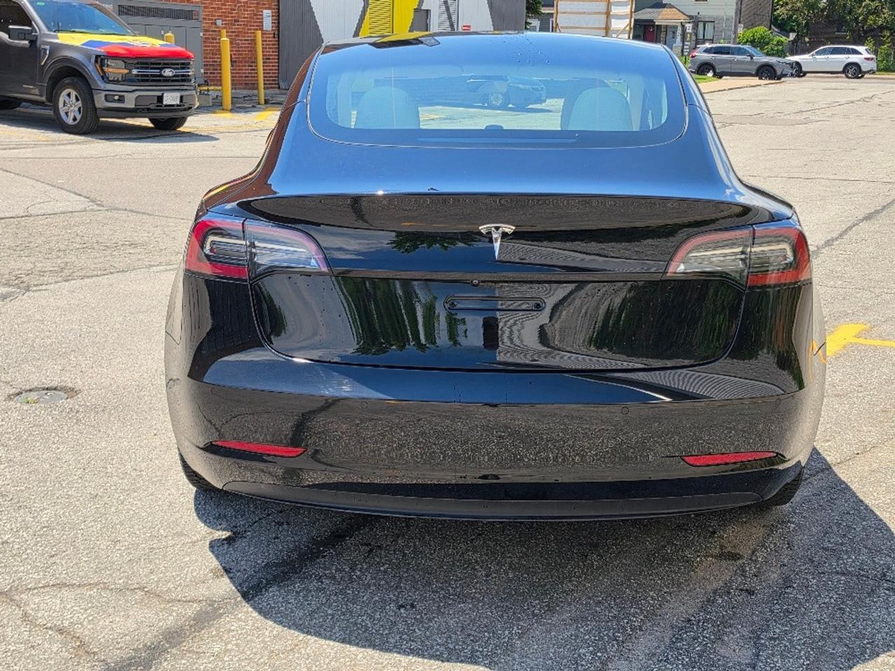 2022 Tesla Model 3 STANDARD RANGE PLUS-WHITE INTERIOR-LFP BATTERY-CERTIFIED Photo