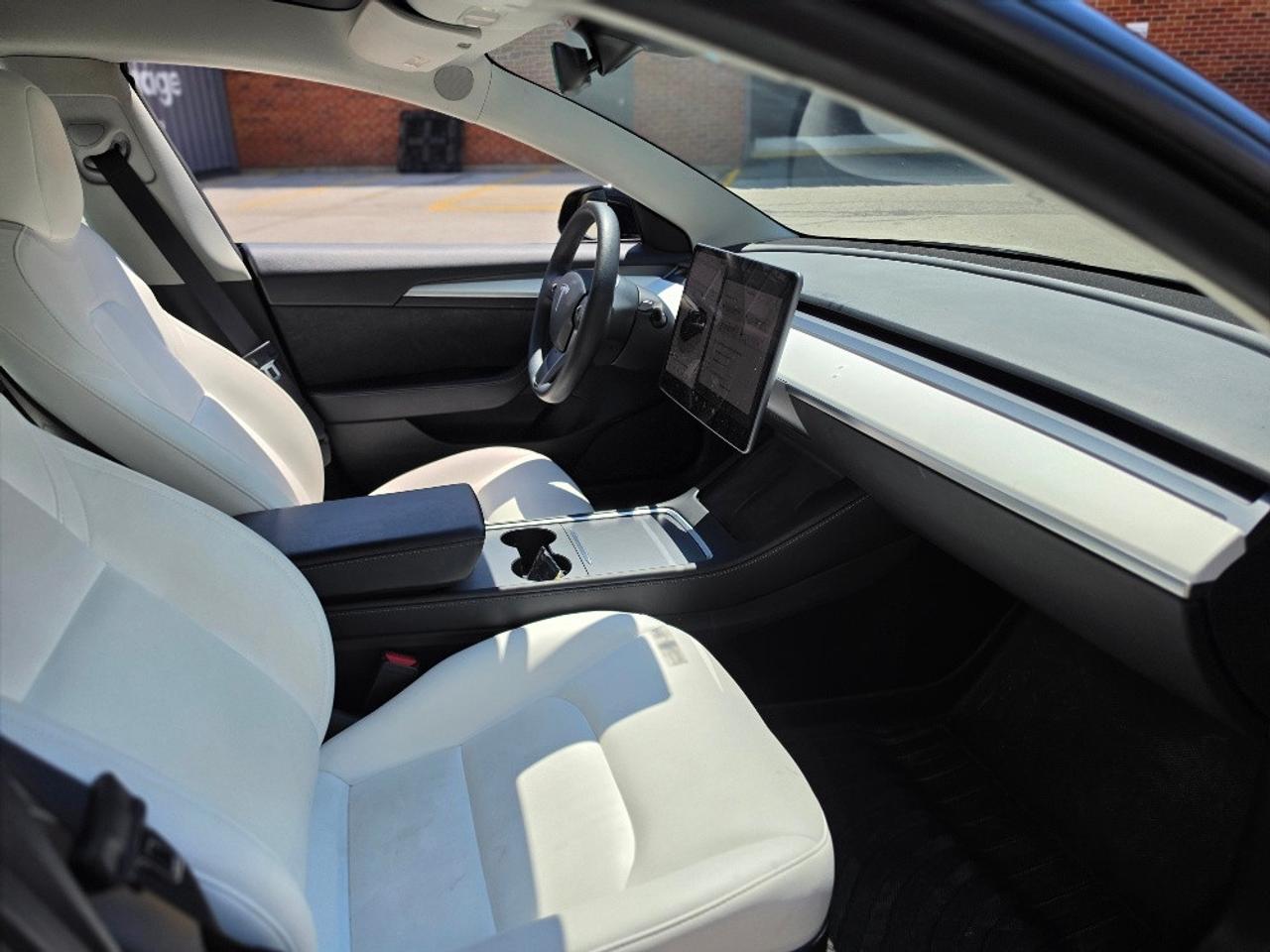 2022 Tesla Model 3 STANDARD RANGE PLUS-WHITE INTERIOR-LFP BATTERY-CERTIFIED Photo