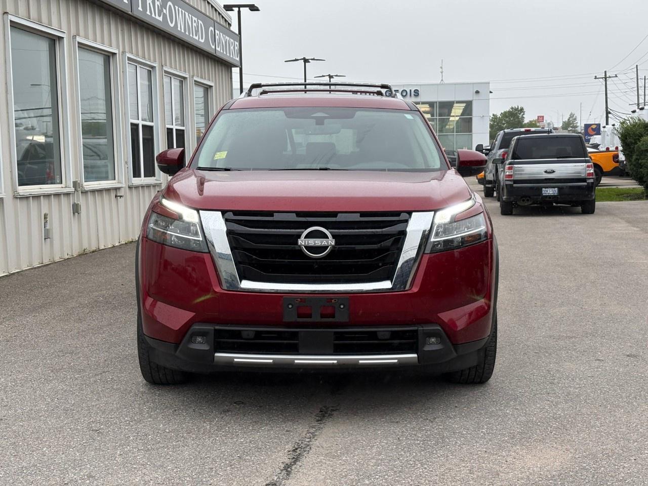 2023 Nissan Pathfinder SL 4WD Photo2