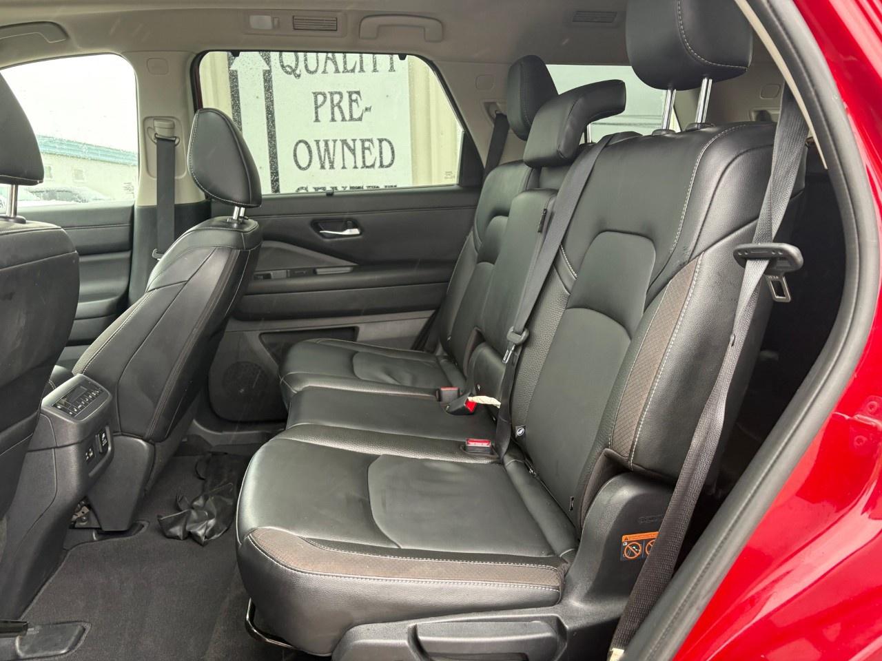 2023 Nissan Pathfinder SL 4WD Photo