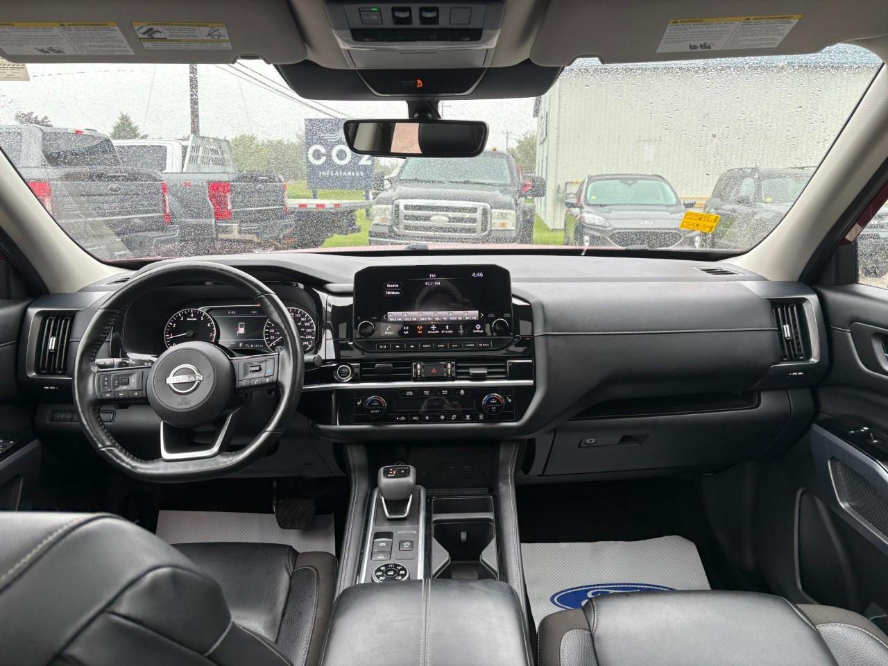 2023 Nissan Pathfinder SL 4WD Photo