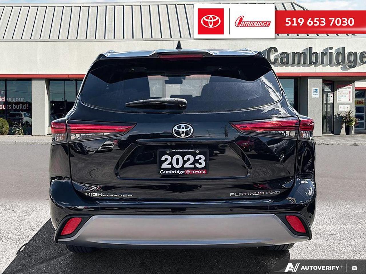 2023 Toyota Highlander Limited Platinum Photo4