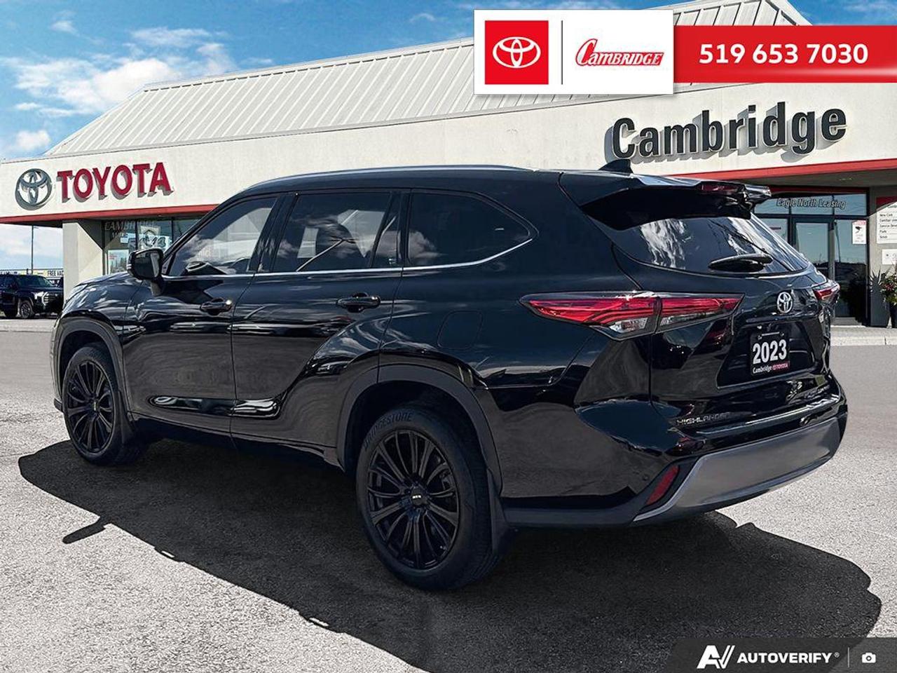 2023 Toyota Highlander Limited Platinum Photo