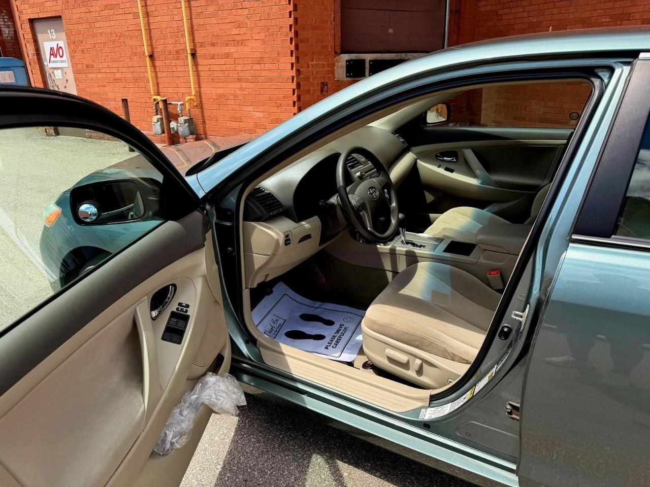 2008 Toyota Camry 4dr Sdn I4 Auto LE Photo