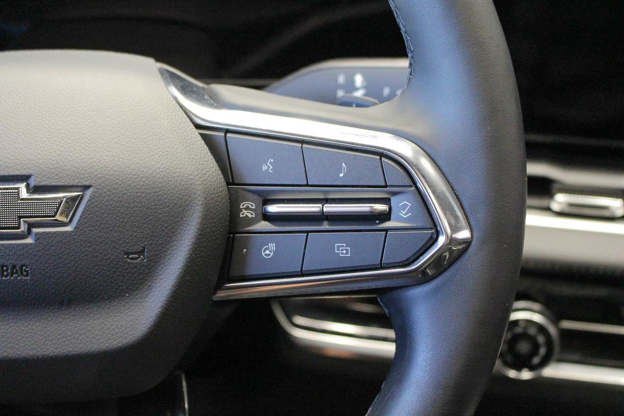 2025 Chevrolet Equinox LT HEATED SEATS/STEERING WHEEL - REMOTE START - CLOTH UPHOLSTERY - NAVIGATION Photo