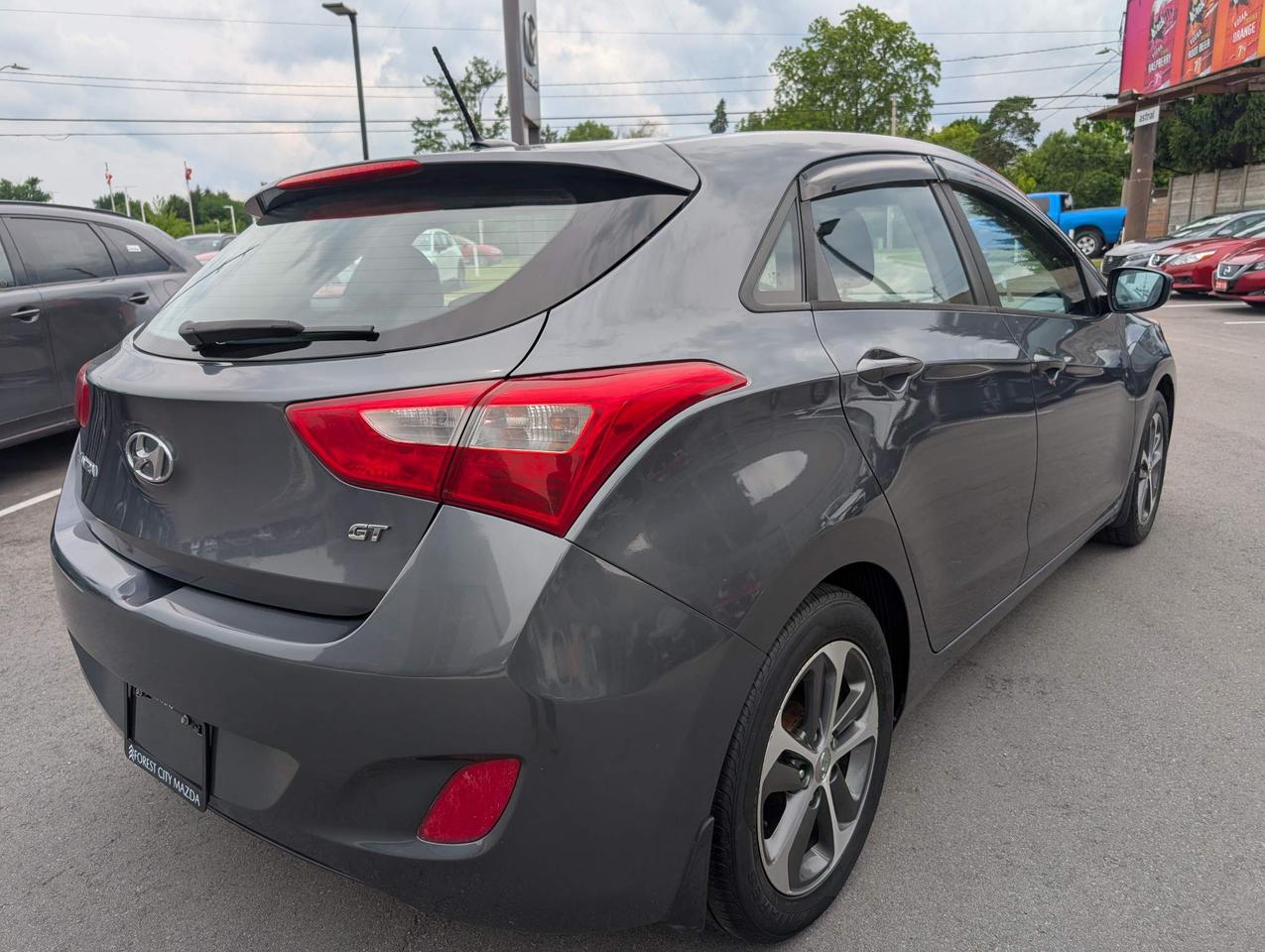 2017 Hyundai Elantra GT SE Photo