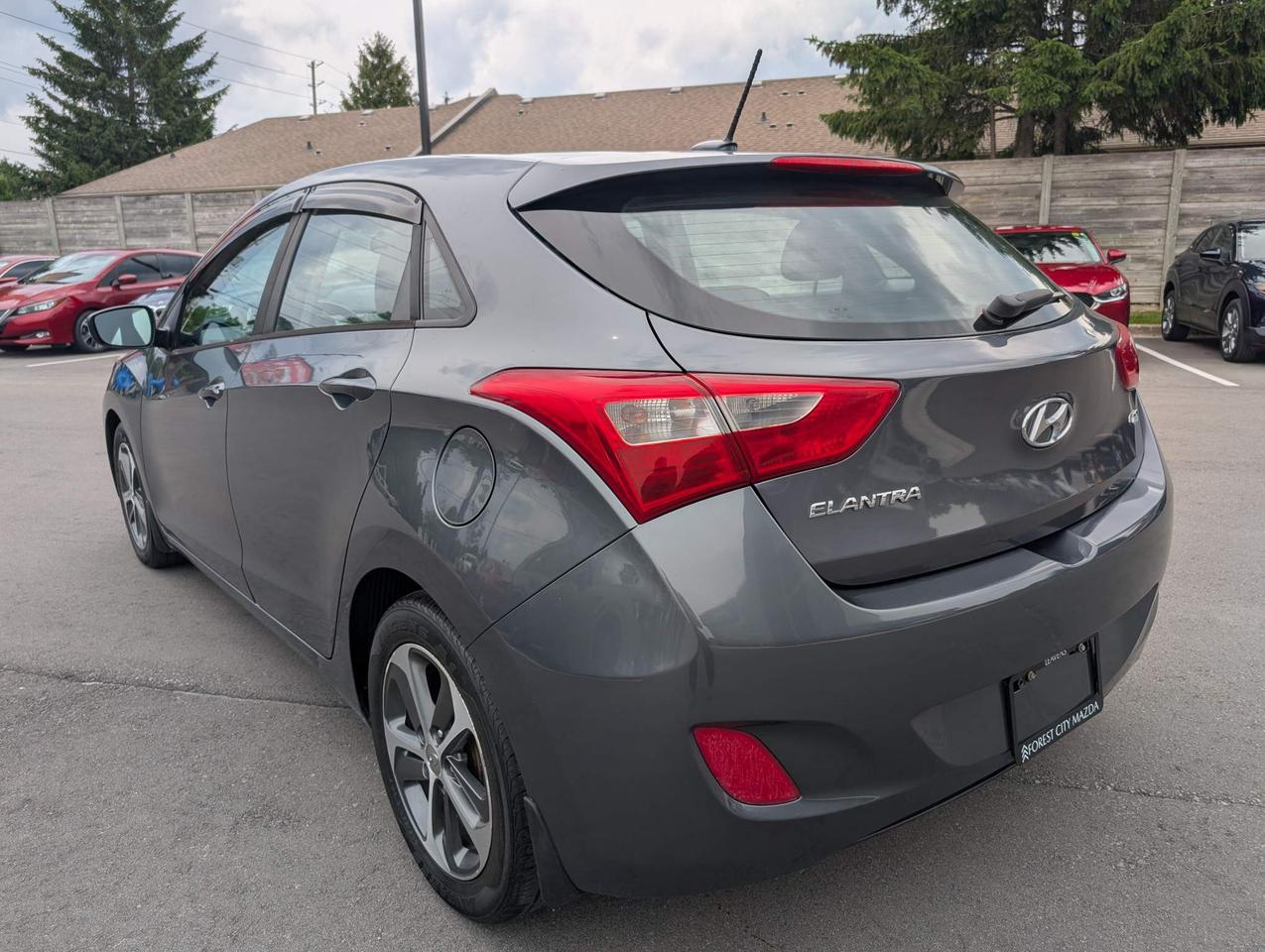 2017 Hyundai Elantra GT SE Photo
