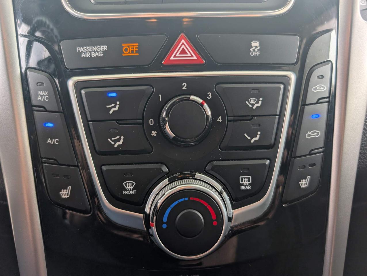 2017 Hyundai Elantra GT SE Photo