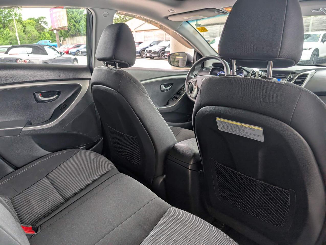 2017 Hyundai Elantra GT SE Photo