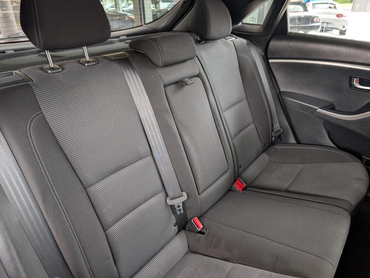 2017 Hyundai Elantra GT SE Photo