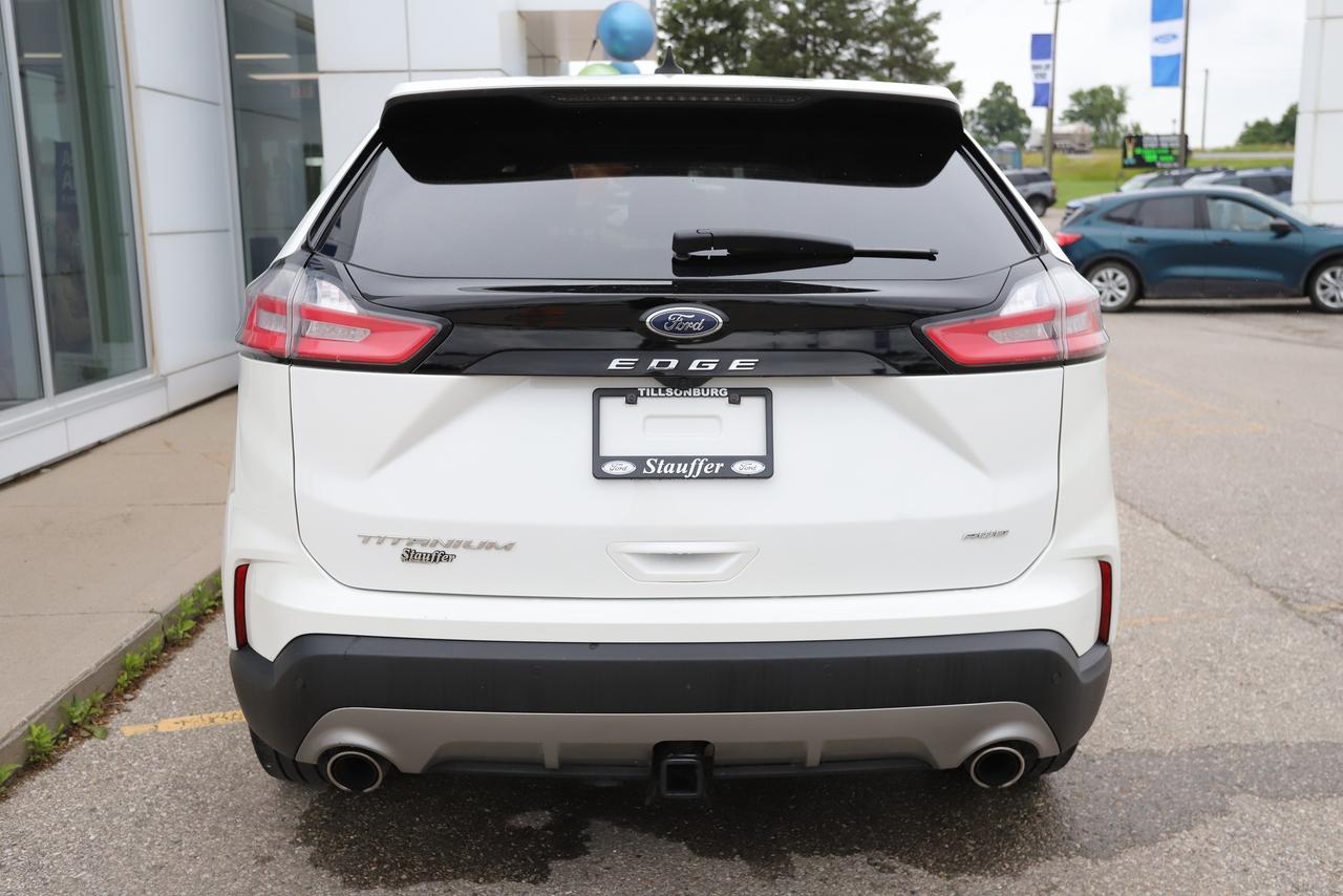 2022 Ford Edge Titanium AWD Photo4