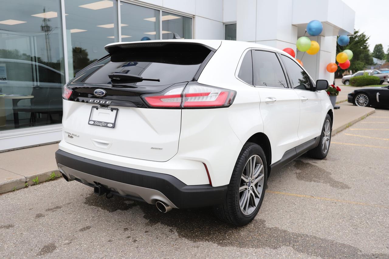 2022 Ford Edge Titanium AWD Photo3