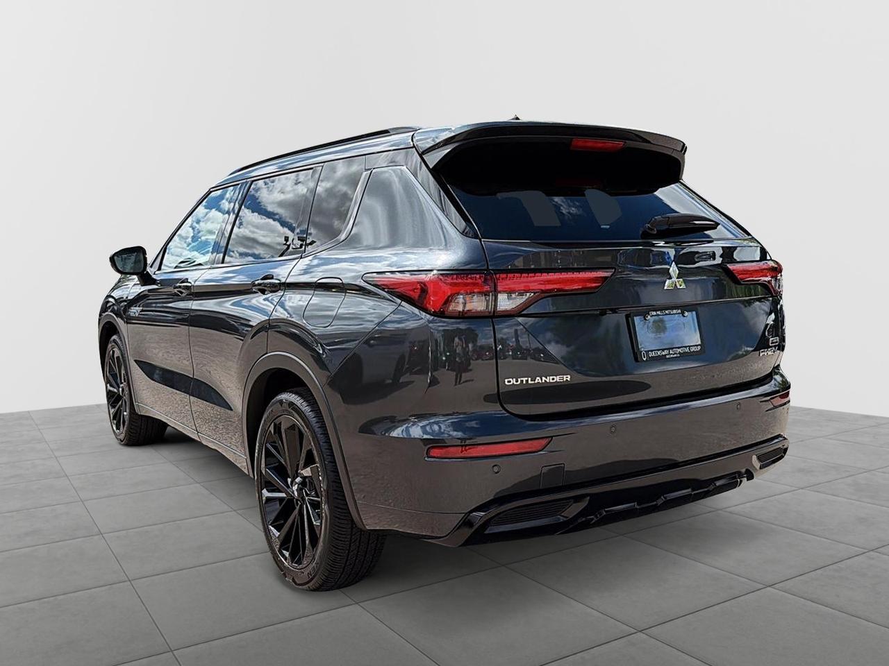 2025 Mitsubishi Outlander Phev GT Photo