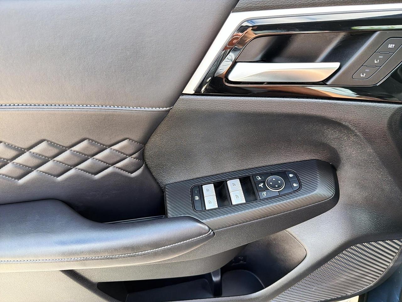 2025 Mitsubishi Outlander Phev GT Photo