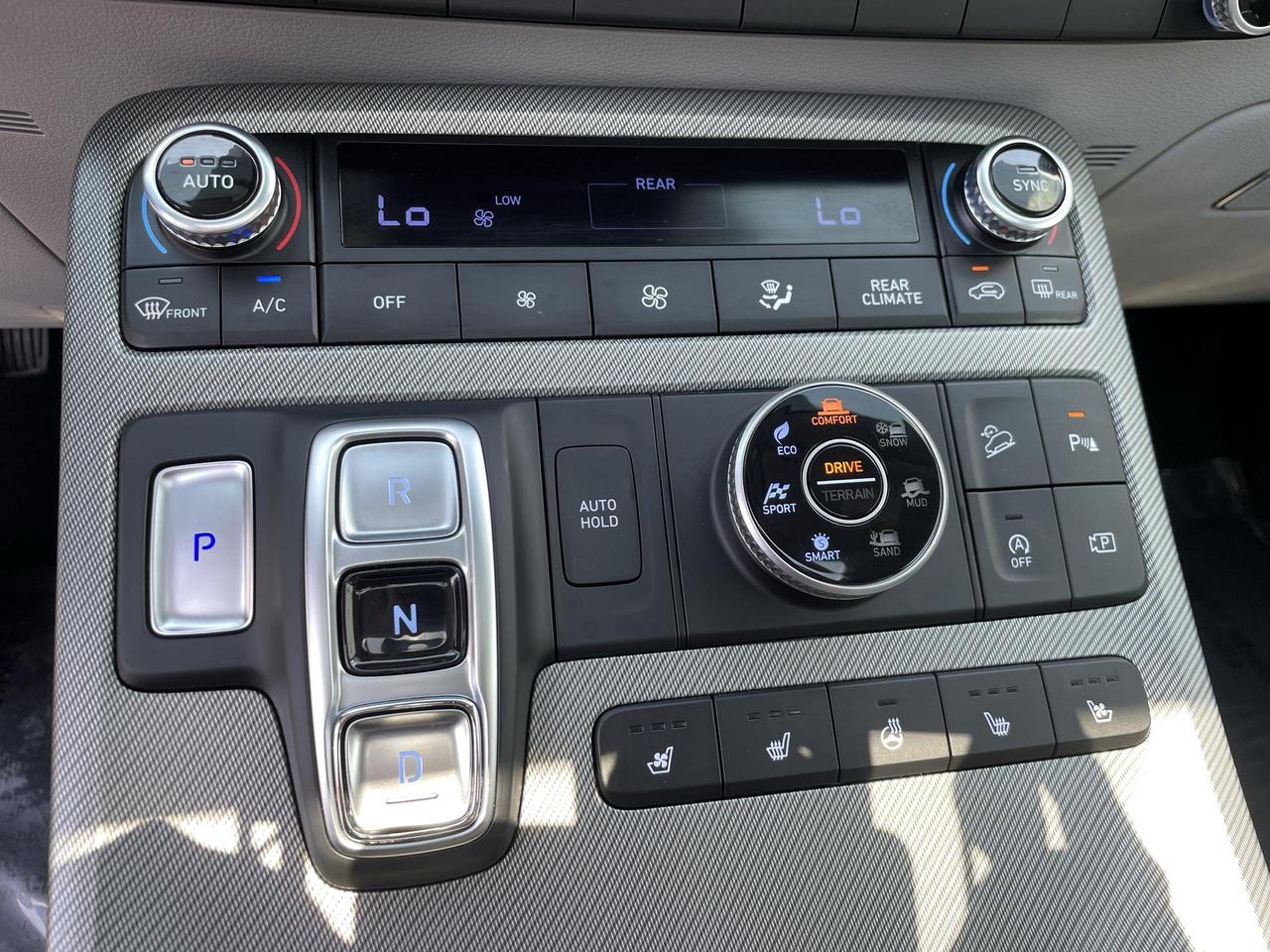 2025 Hyundai PALISADE Urban 8 Passenger 8 PASSENGER, LEATHERETTE, ROOF, Photo