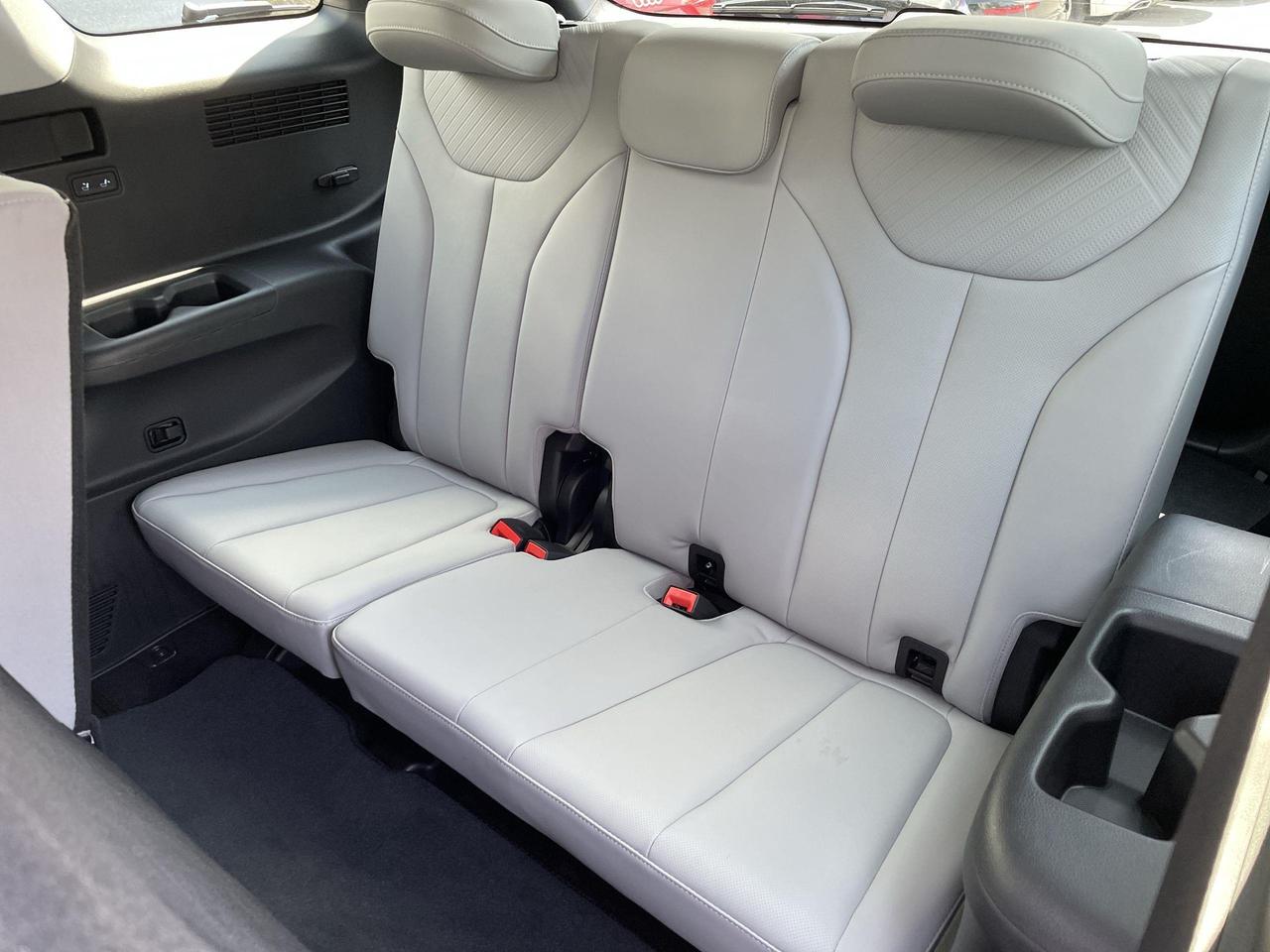 2025 Hyundai PALISADE Urban 8 Passenger 8 PASSENGER, LEATHERETTE, ROOF, Photo
