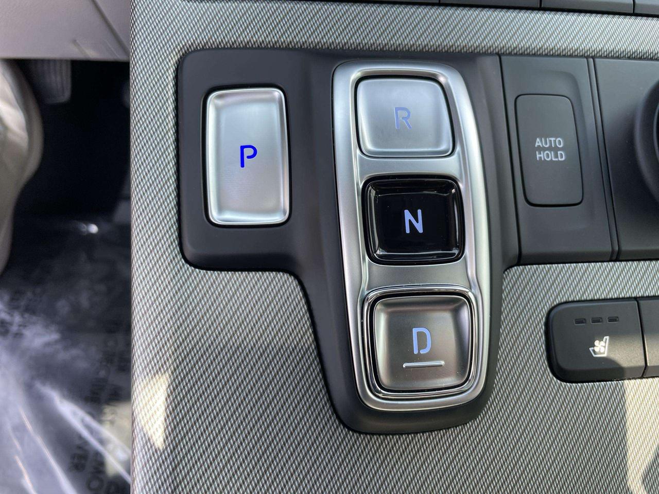 2025 Hyundai PALISADE Urban 8 Passenger 8 PASSENGER, LEATHERETTE, ROOF, HTD.& VENTED SEATS, NAV, 360 CAM, BLIS Photo