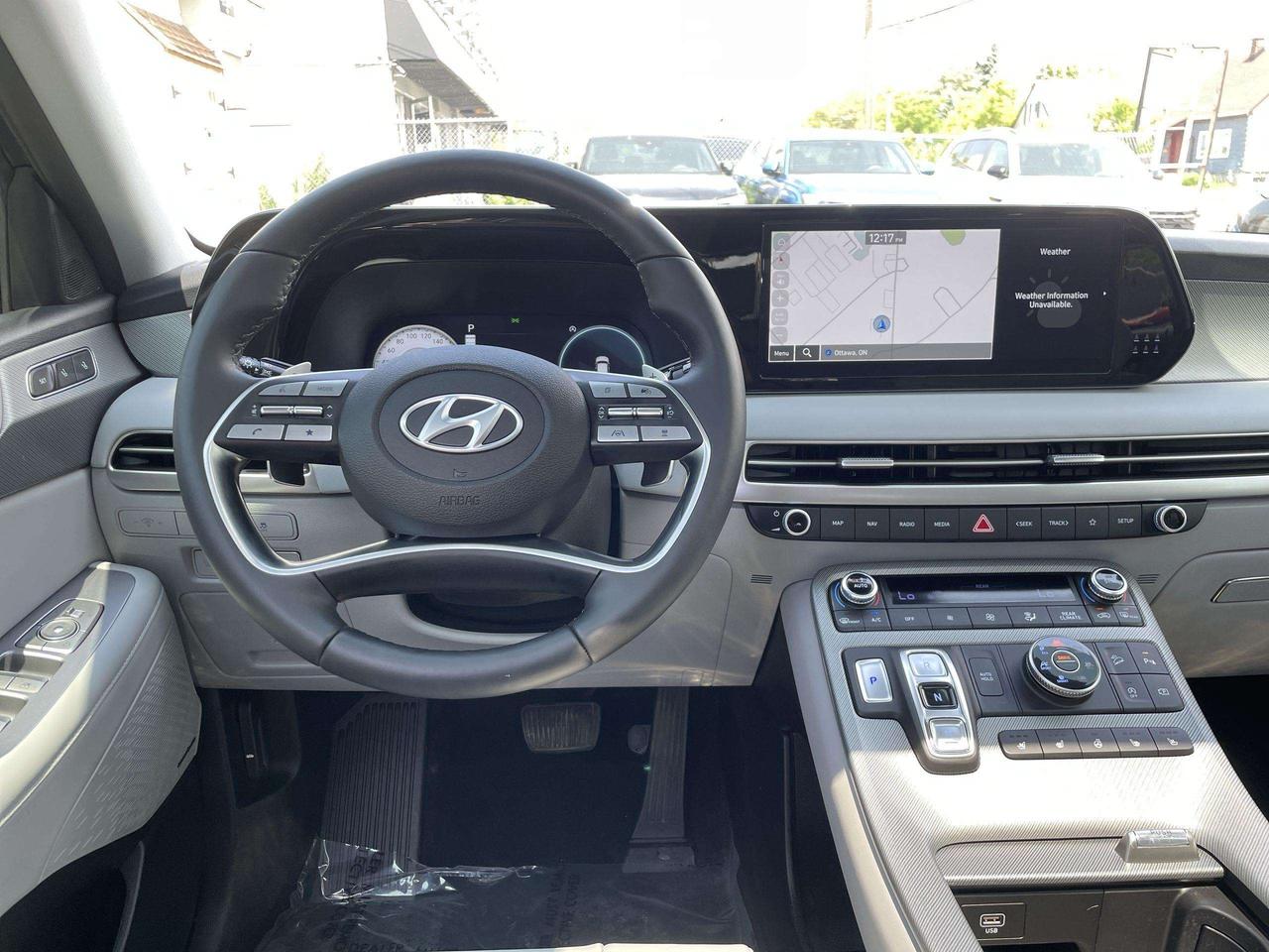 2025 Hyundai PALISADE Urban 8 Passenger 8 PASSENGER, LEATHERETTE, ROOF, HTD.& VENTED SEATS, NAV, 360 CAM, BLIS Photo