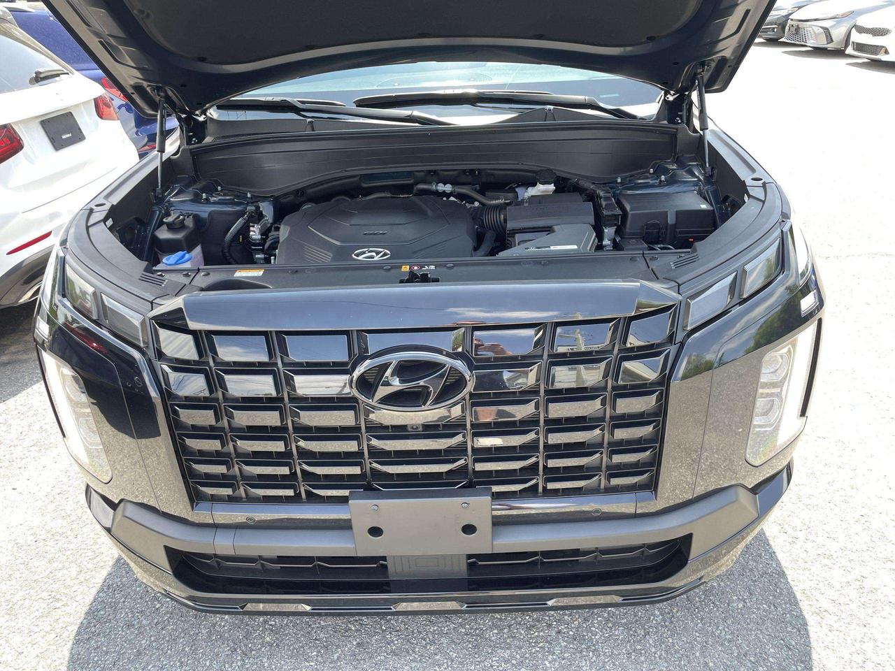 2025 Hyundai PALISADE Urban 8 Passenger 8 PASSENGER, LEATHERETTE, ROOF, HTD.& VENTED SEATS, NAV, 360 CAM, BLIS Photo