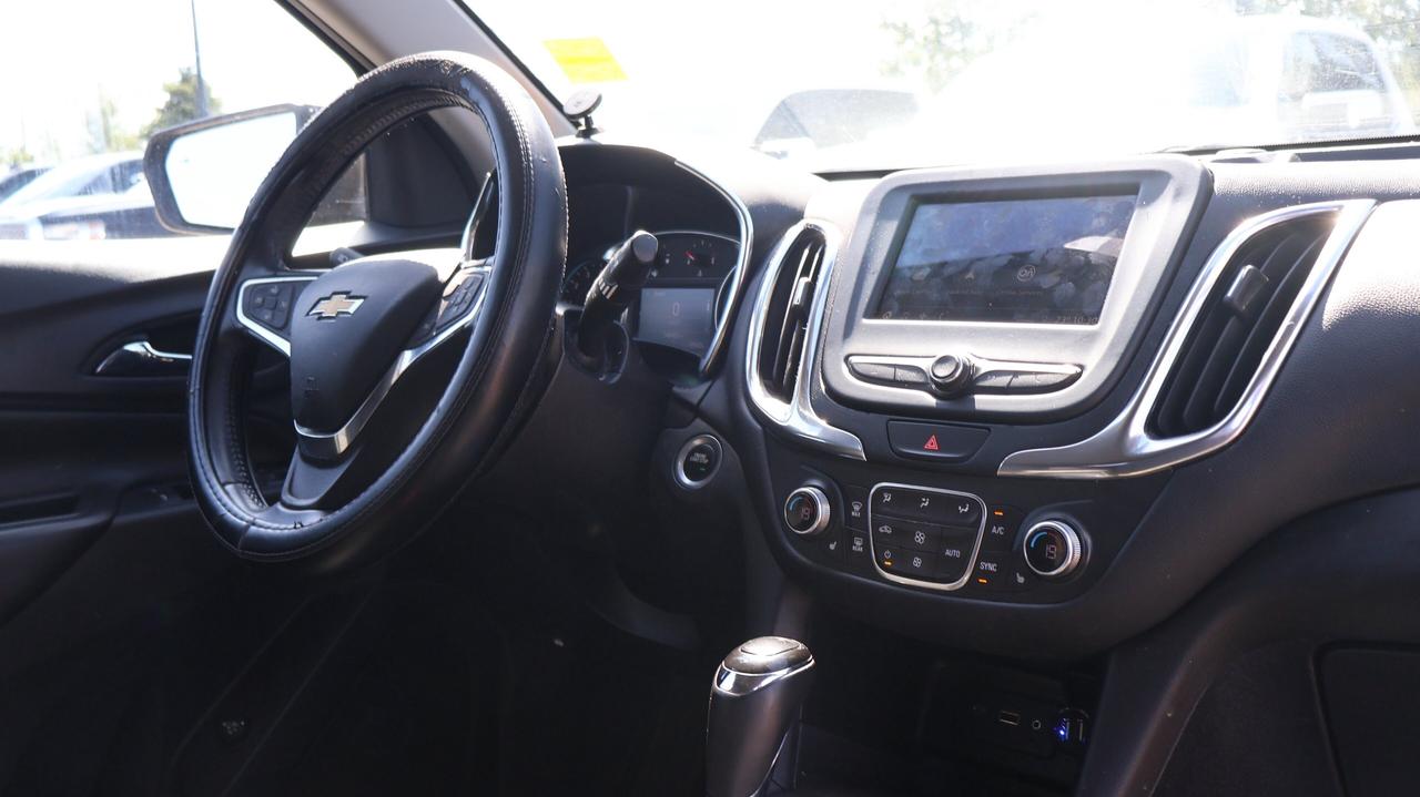 2019 Chevrolet Equinox LT | 7-inch Touchscreen Infotainment System Photo