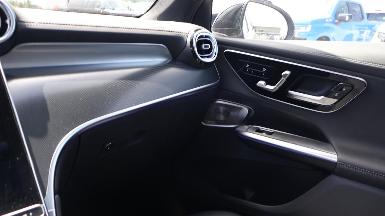 2026 Mercedes-Benz GLC GLC 300 | | Moonroof | Photo