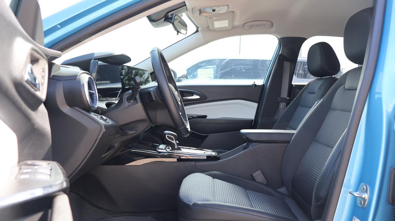 2025 Chevrolet Trax LT | Heated Front Seats | Advanced Safety Suite Photo