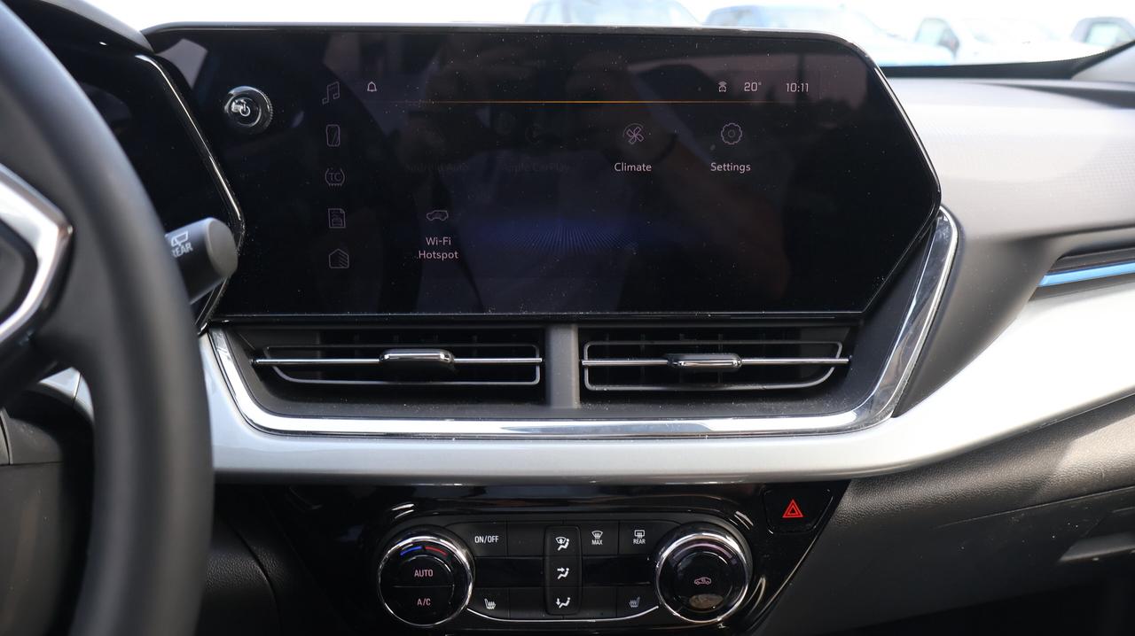 2025 Chevrolet Trax LT | Heated Front Seats | Advanced Safety Suite Photo