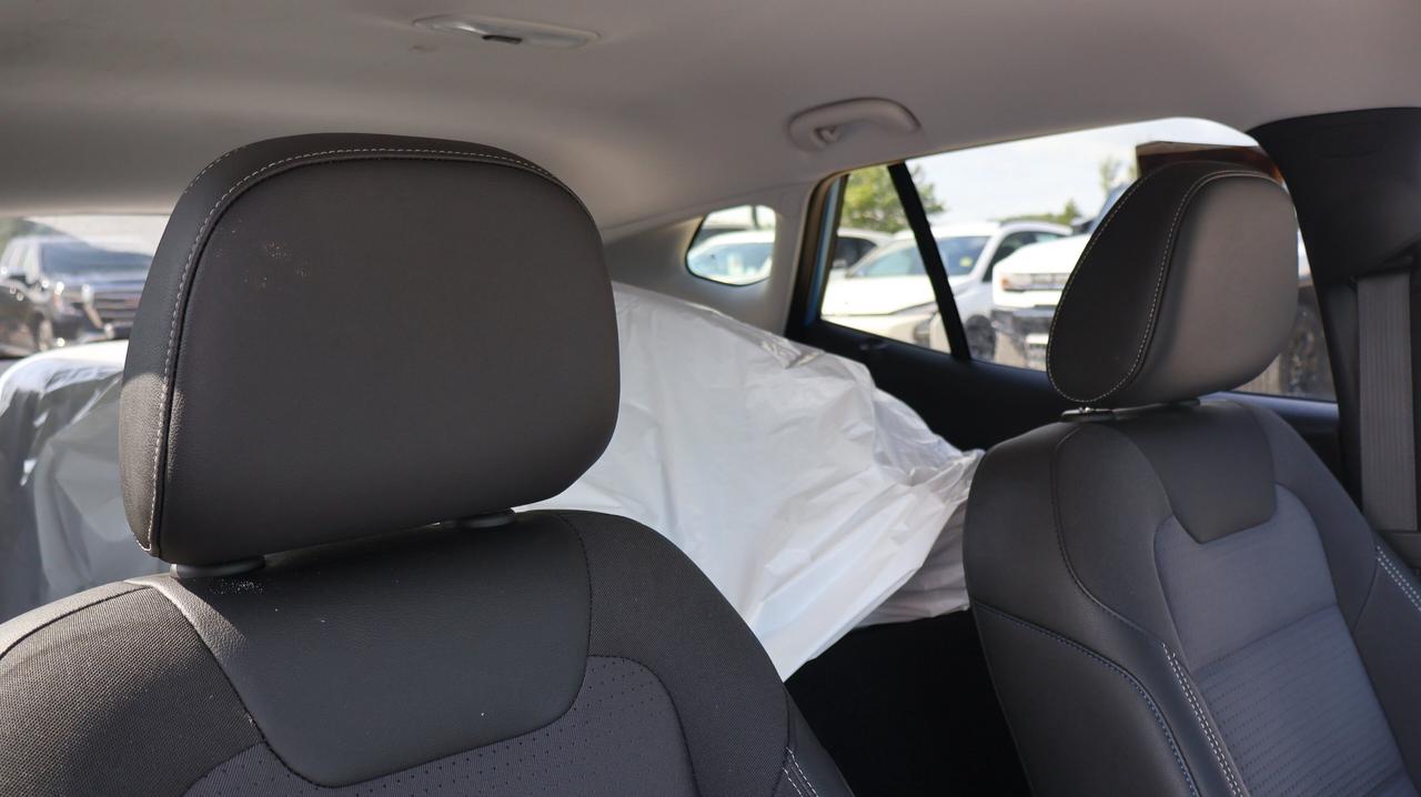 2025 Chevrolet Trax LT | Heated Front Seats | Advanced Safety Suite Photo
