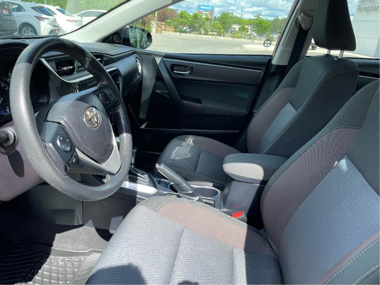 2018 Toyota Corolla LE Photo3