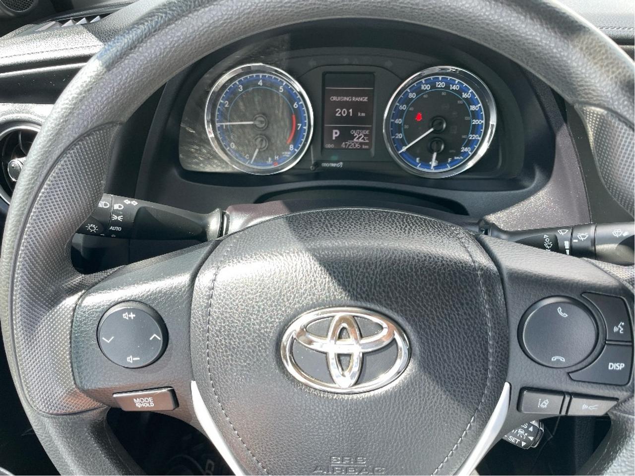 2018 Toyota Corolla LE Photo4