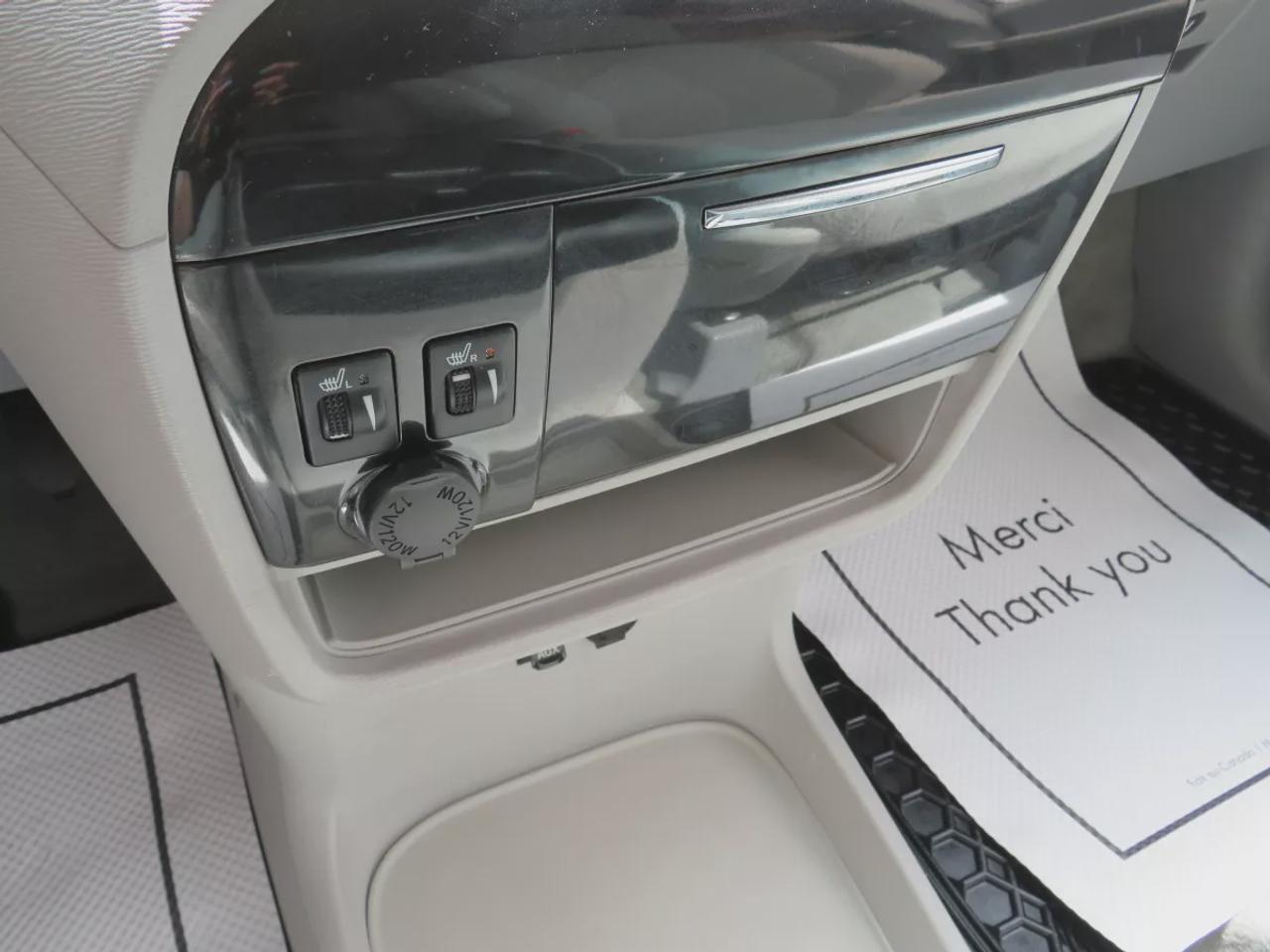 2014 Toyota Sienna LE Photo