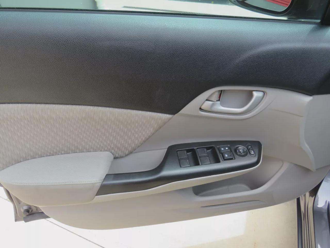 2015 Honda Civic SEDAN LX Photo