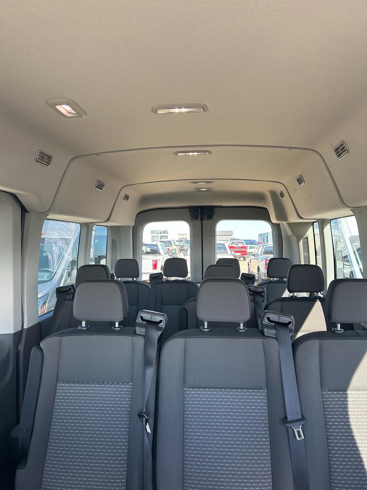 2026 Ford Transit Passenger Wagon XLT T-350 148 Med Roof  AWD 302A Photo