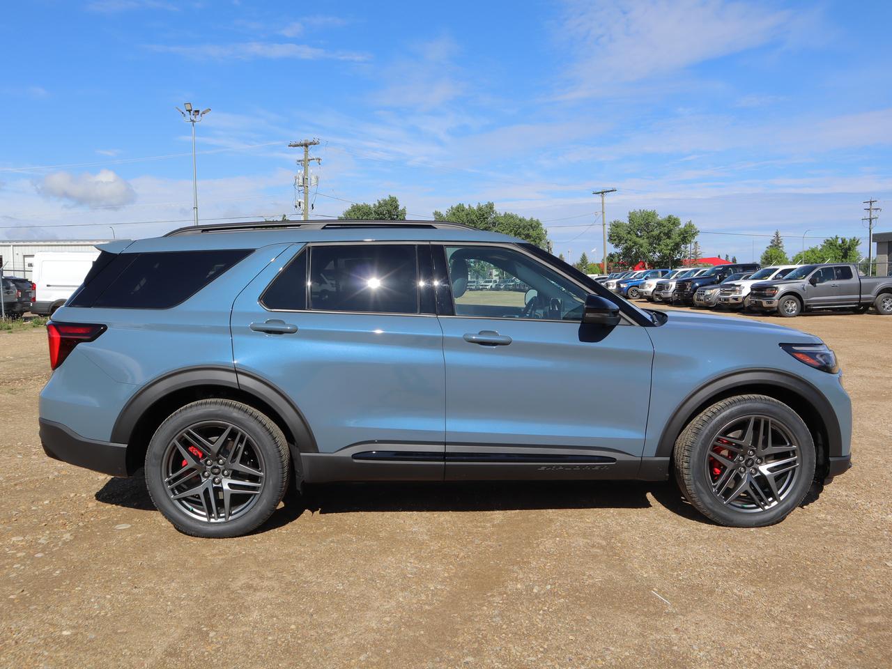 2026 Ford Explorer ST Photo2
