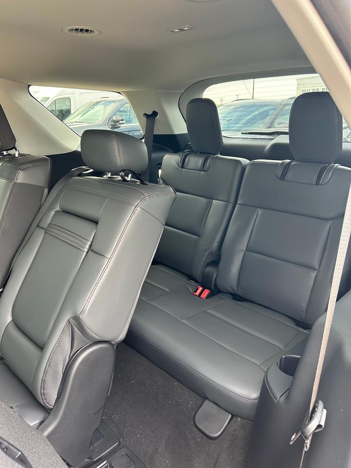 2026 Ford Explorer ACTIVE W/200A PKG 4WD 200A Photo5