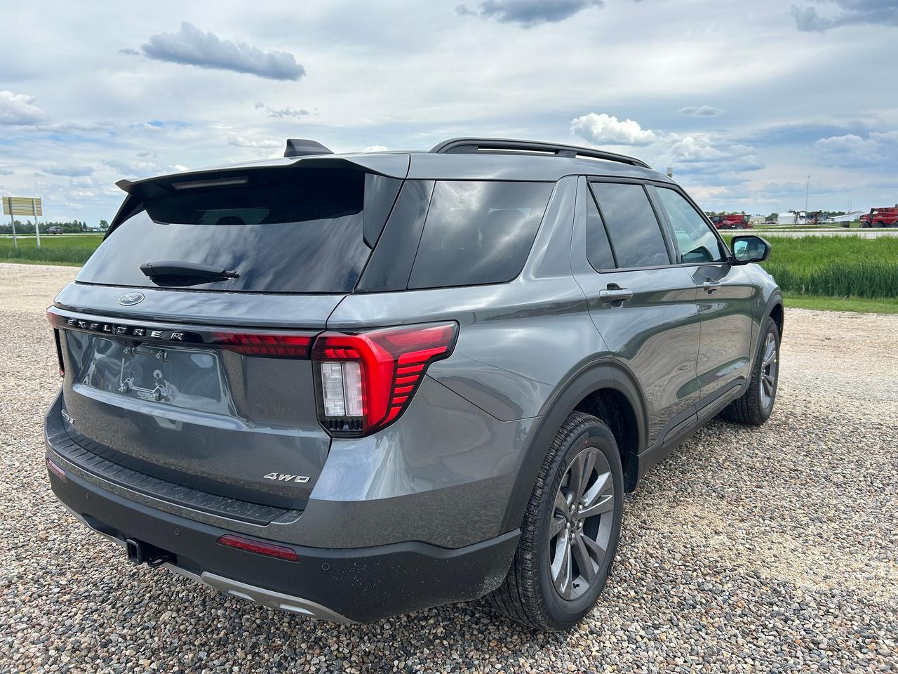 2026 Ford Explorer ACTIVE W/200A PKG 4WD 200A Photo3