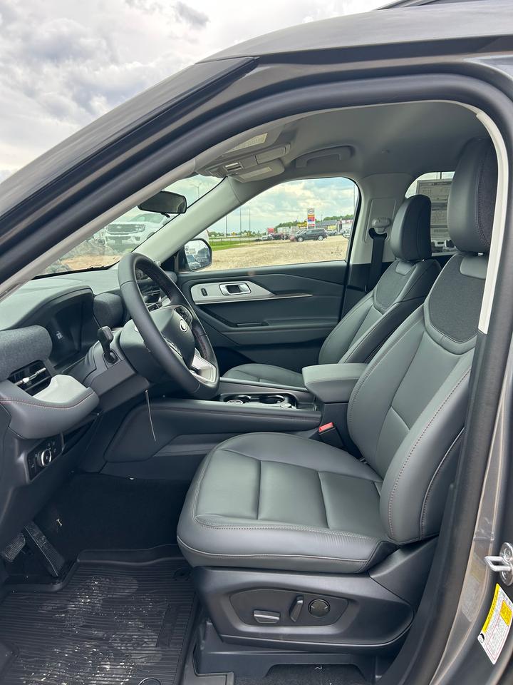2026 Ford Explorer ACTIVE W/200A PKG 4WD 200A Photo5