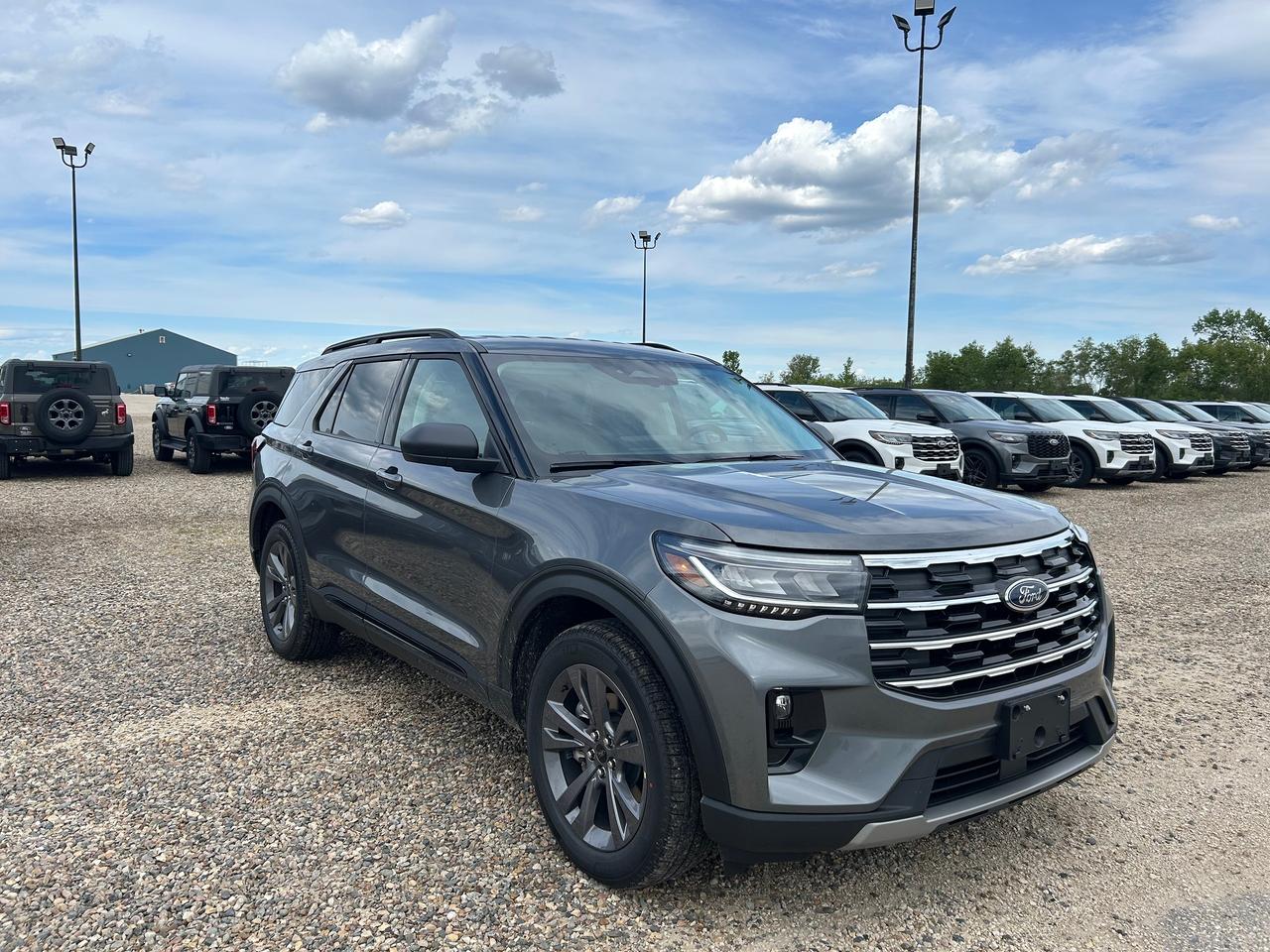 2026 Ford Explorer ACTIVE W/200A PKG 4WD 200A Photo2