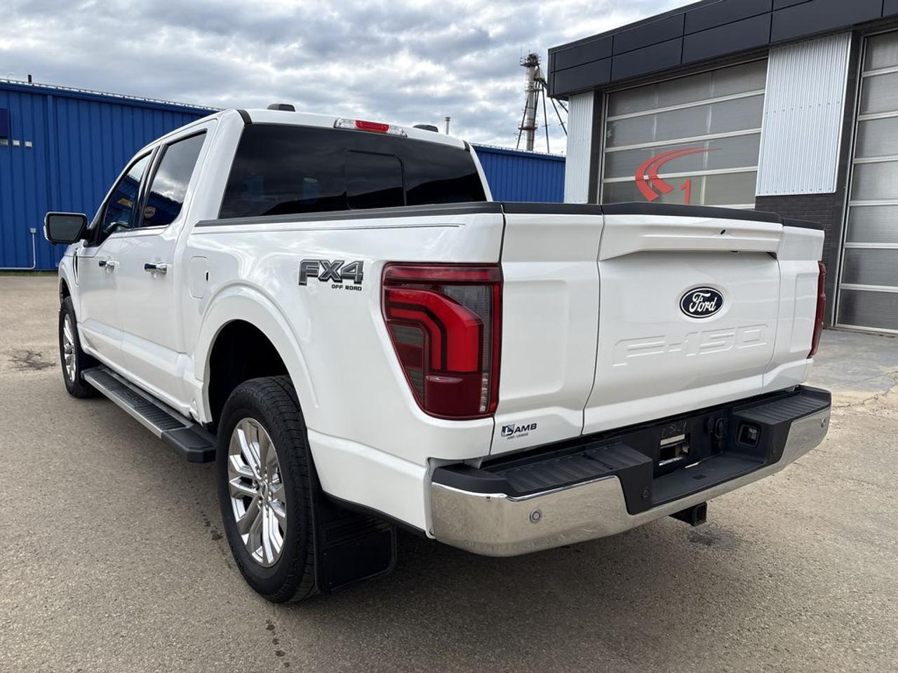 2025 Ford F-150 Lariat Photo4