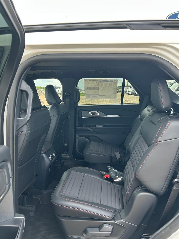 2026 Ford Explorer ST-LINE 4WD 300A Photo5