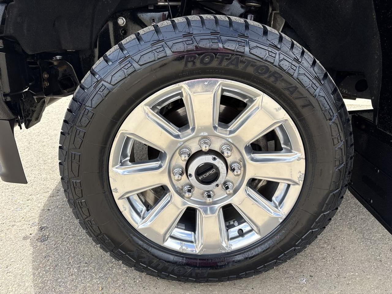 2022 Ford F-350 Super Duty SRW Limited Photo2