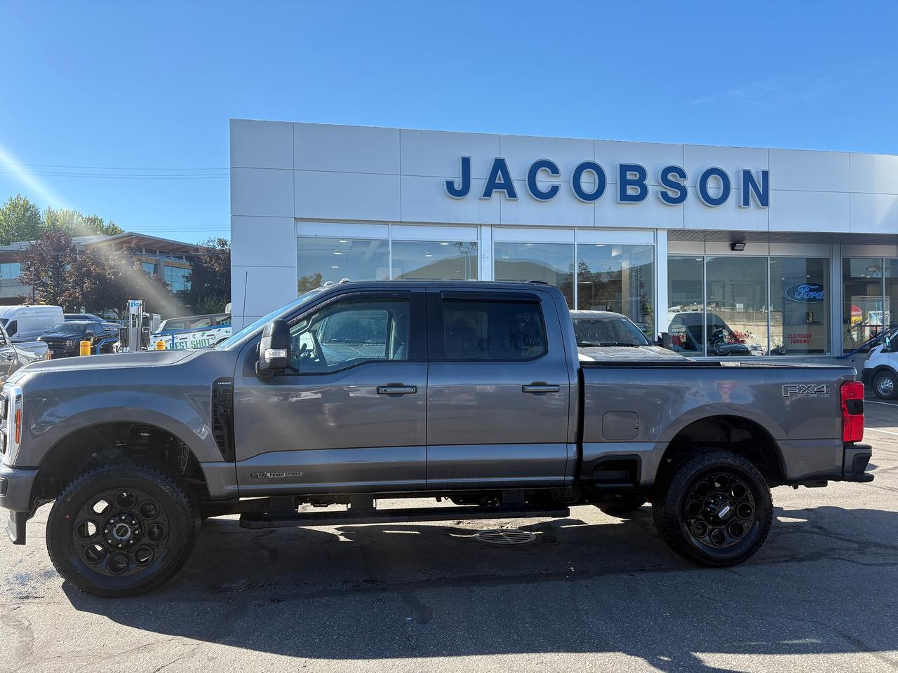 2025 Ford F-350 Super Duty SRW Lariat Photo1
