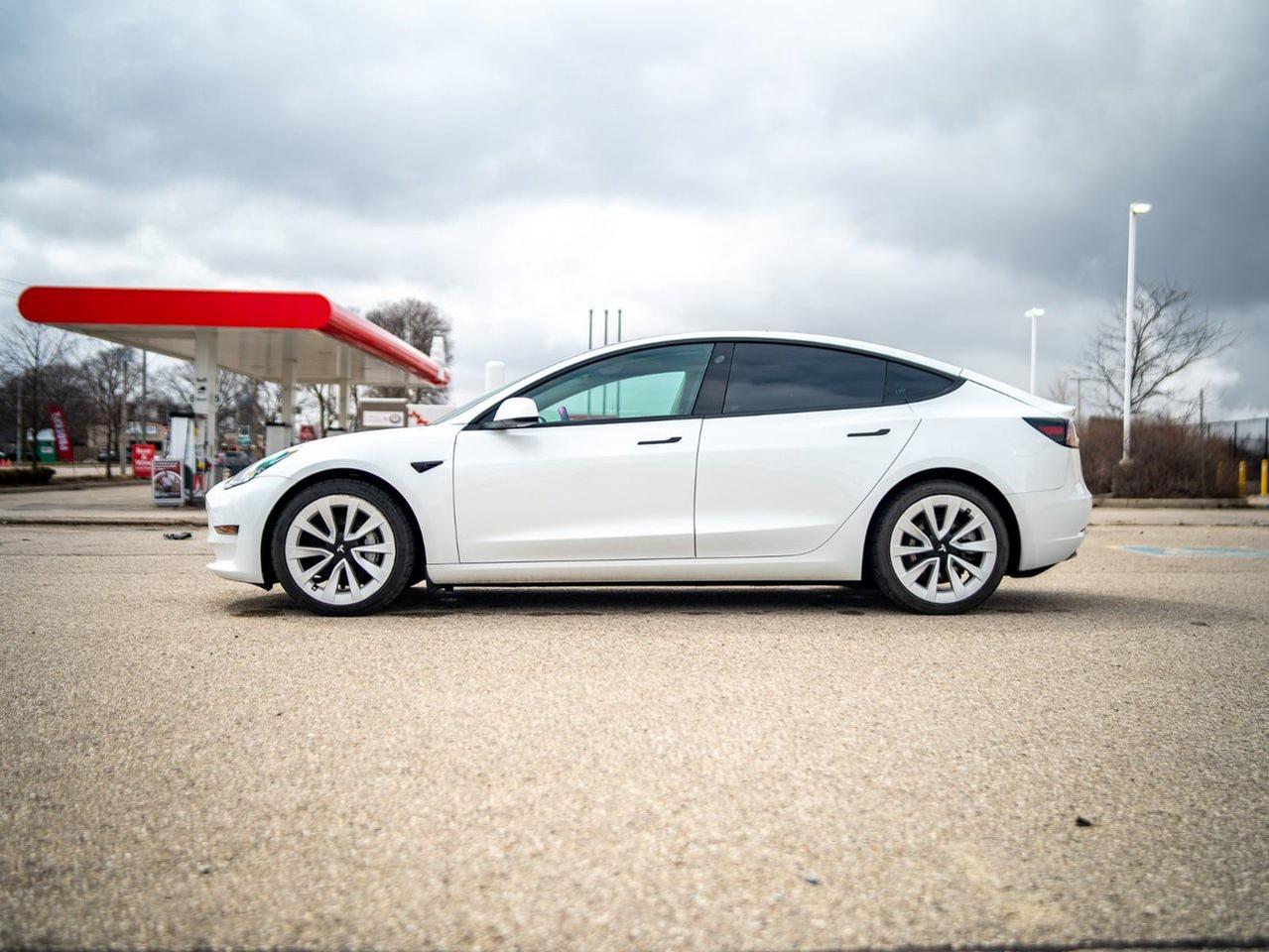2022 Tesla Model 3 Long Range AWD Photo