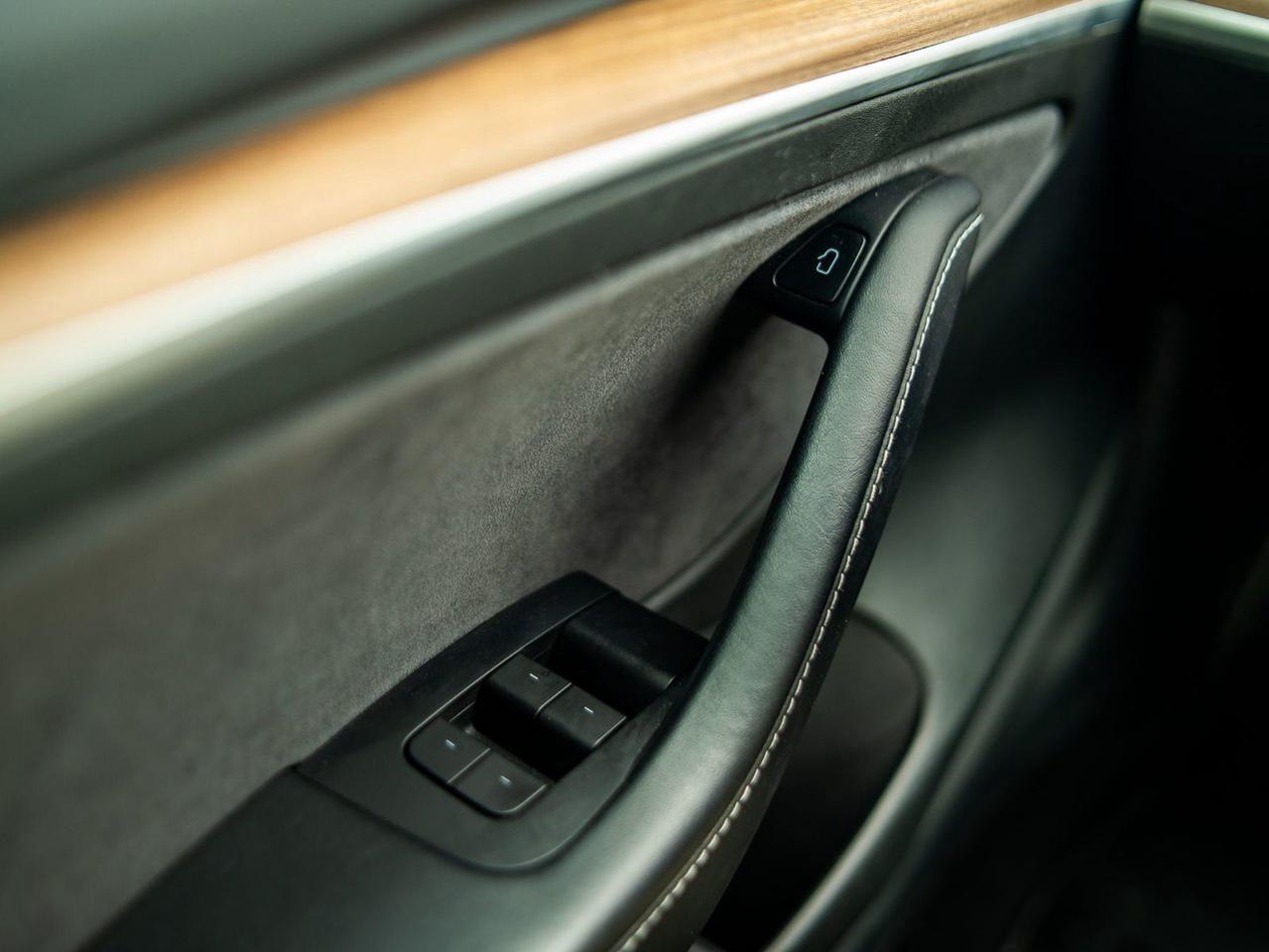 2022 Tesla Model 3 Long Range AWD Photo