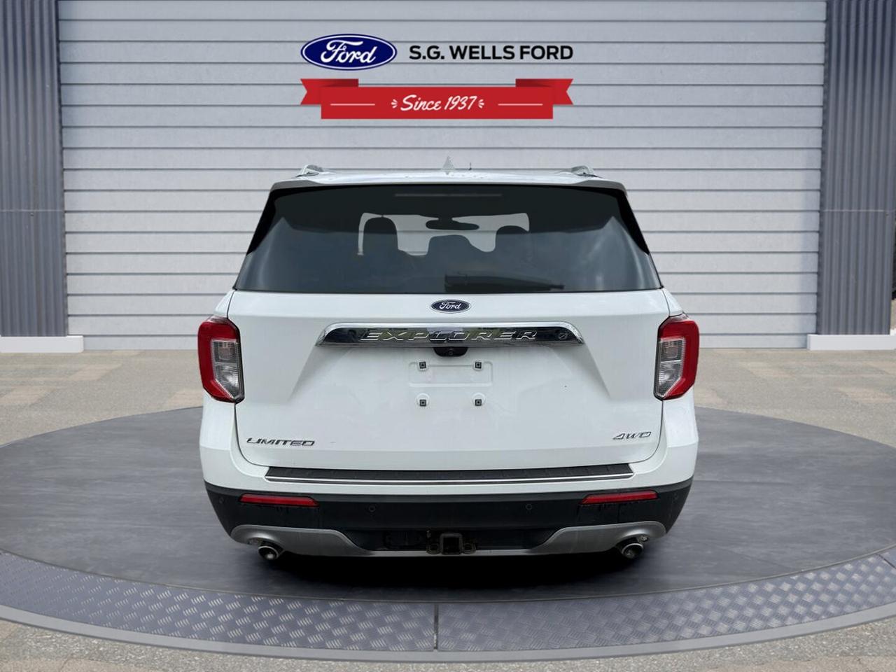 2023 Ford Explorer LIMITED Photo4