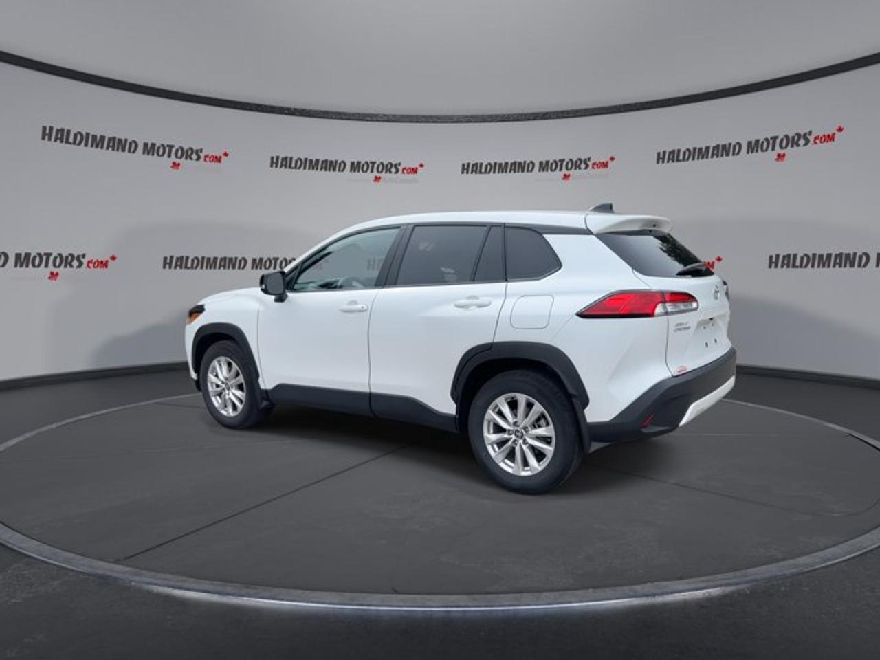 2025 Toyota Corolla Cross LE AWD | No Accidents | Heated Steering Photo