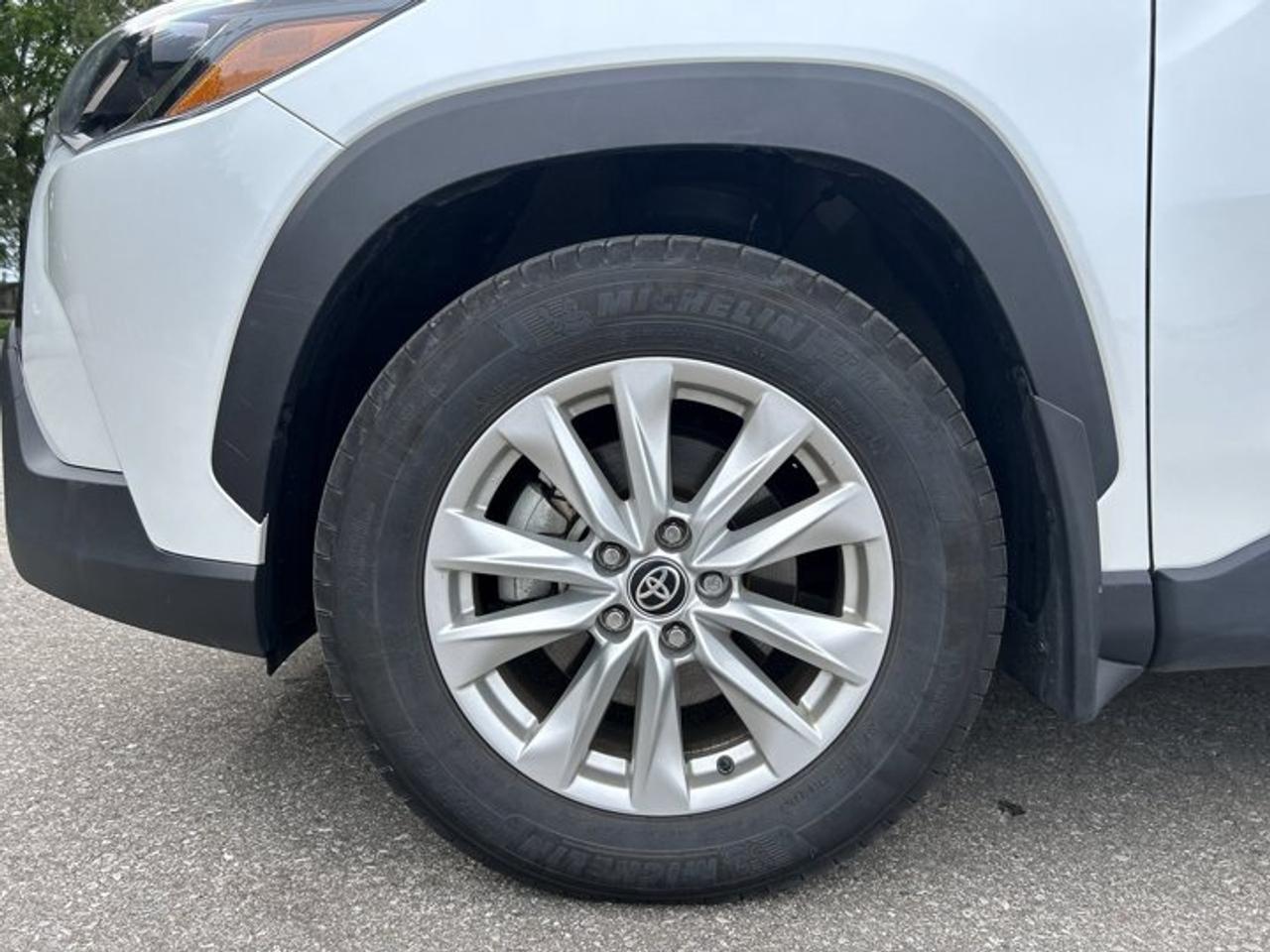 2025 Toyota Corolla Cross LE AWD | No Accidents | Heated Steering Photo