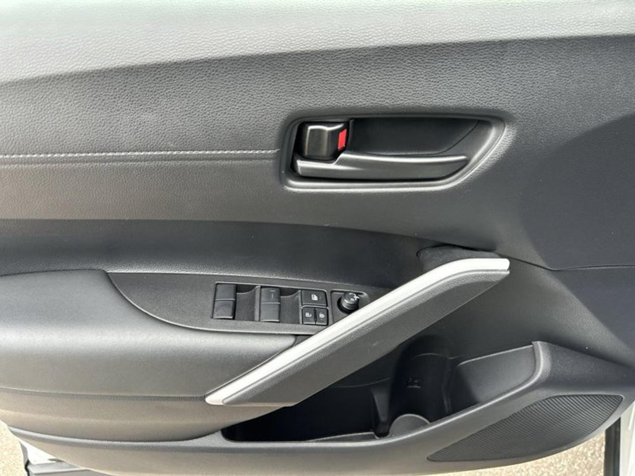 2025 Toyota Corolla Cross LE AWD | No Accidents | Heated Steering Photo