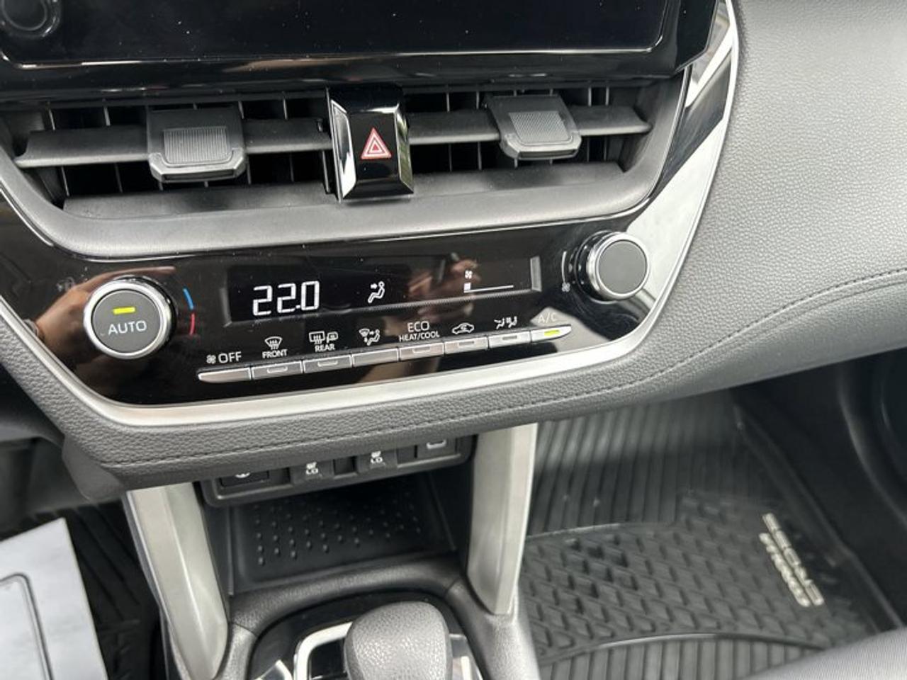 2025 Toyota Corolla Cross LE AWD | No Accidents | Heated Steering Photo